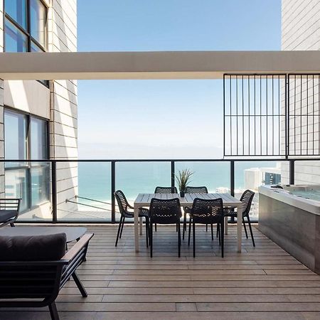 شقة Yalarent Sea-Breeze Penthouse With Jacuzzi بات يام المظهر الخارجي الصورة