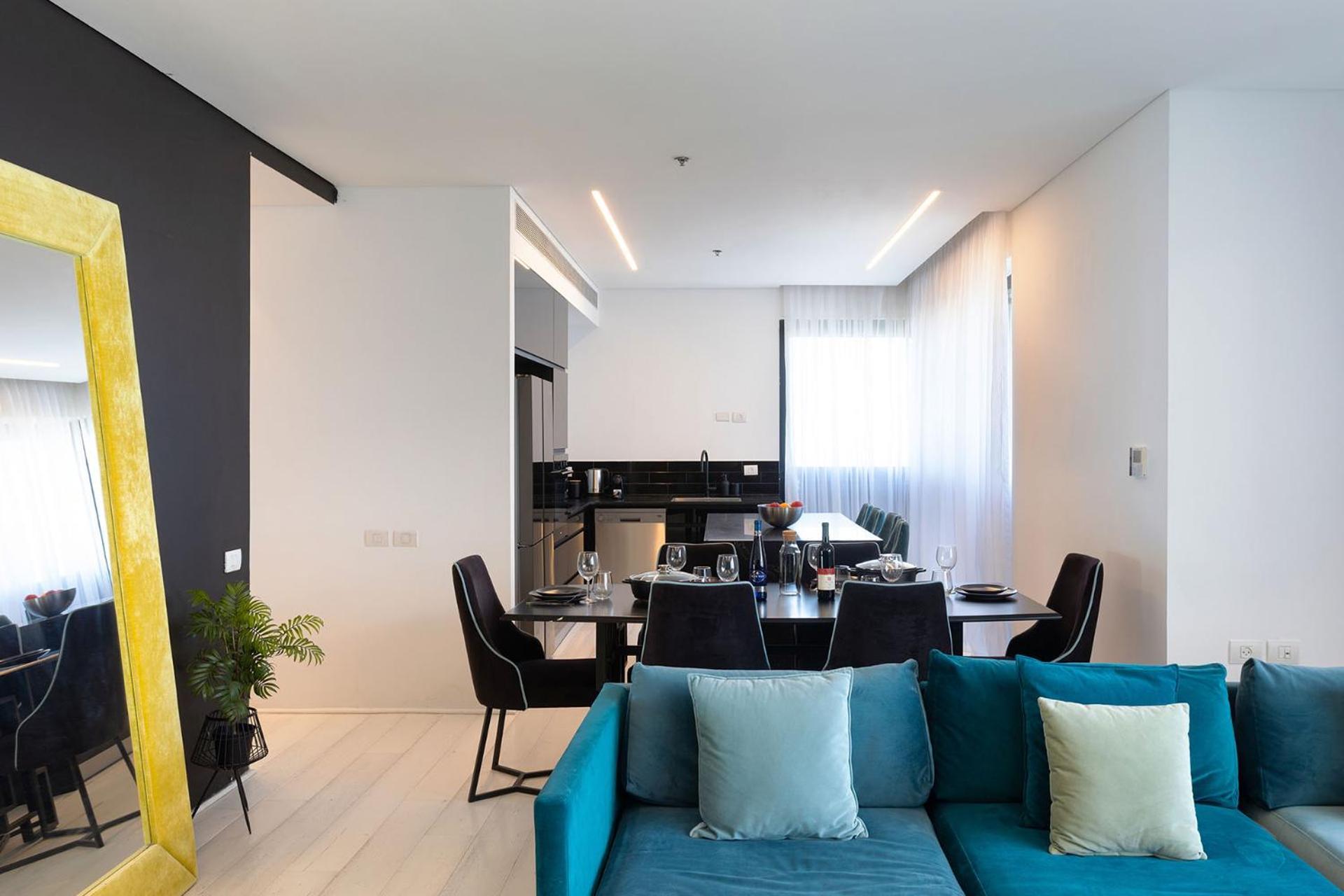 شقة Yalarent Sea-Breeze Penthouse With Jacuzzi بات يام المظهر الخارجي الصورة