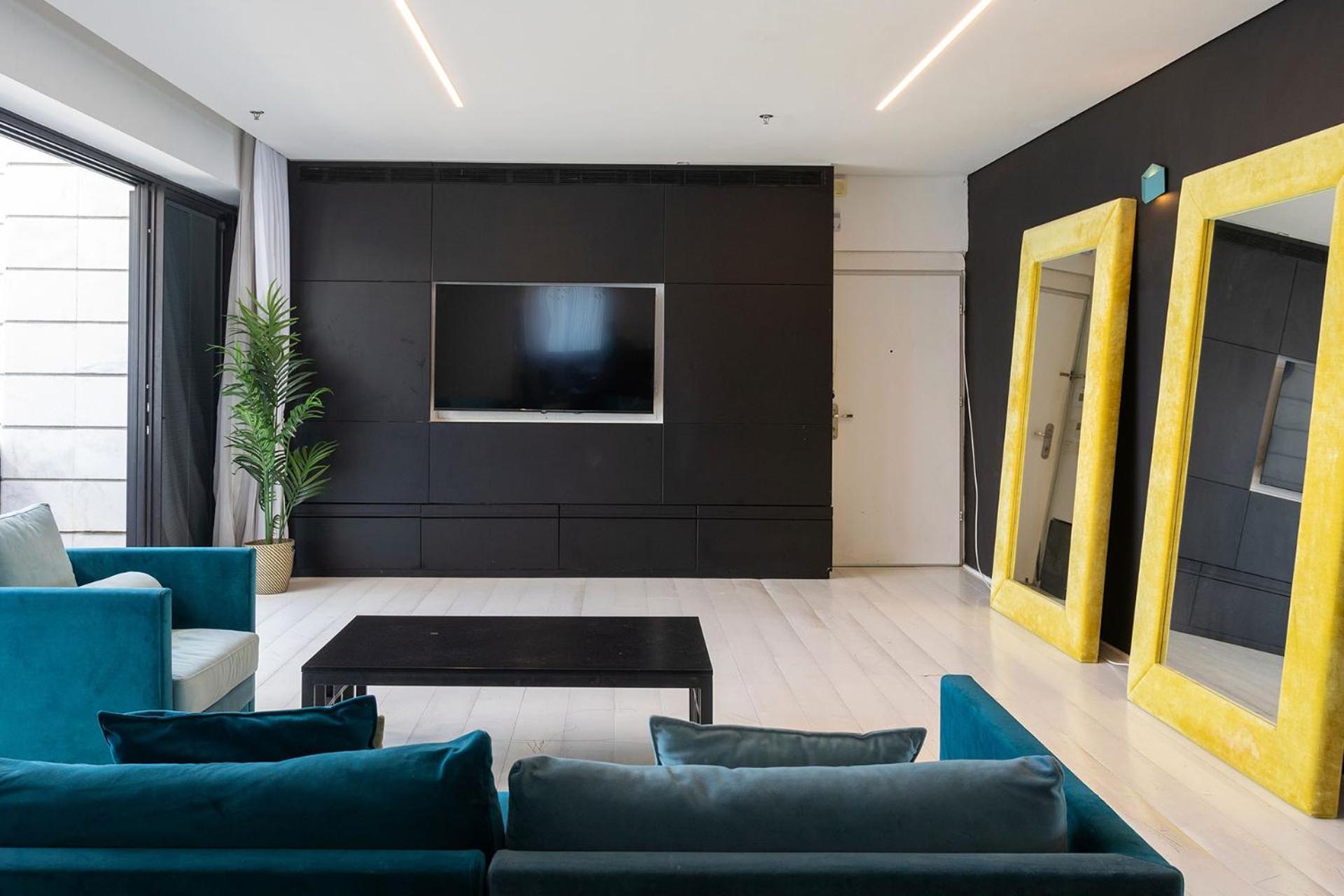 شقة Yalarent Sea-Breeze Penthouse With Jacuzzi بات يام المظهر الخارجي الصورة