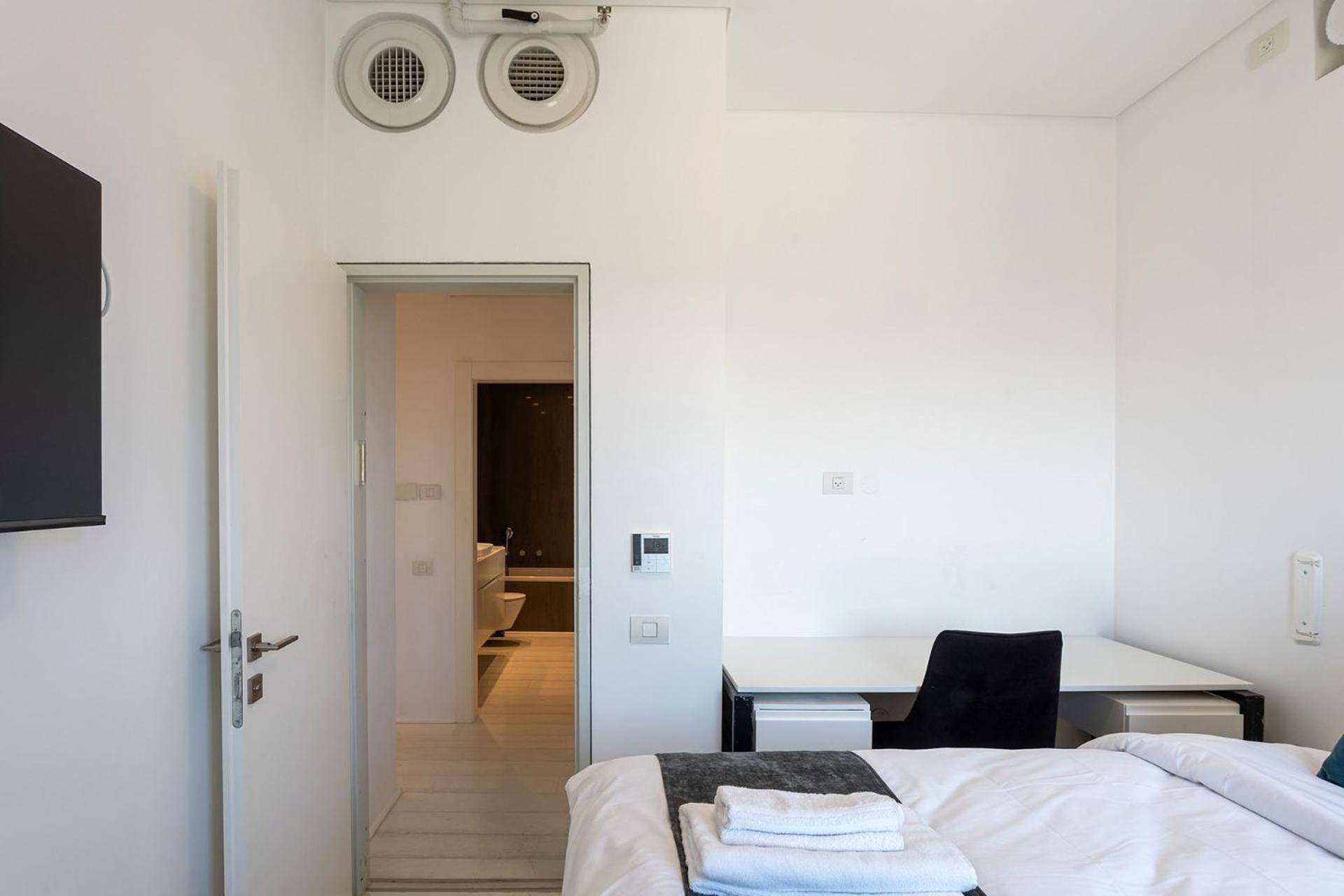 شقة Yalarent Sea-Breeze Penthouse With Jacuzzi بات يام المظهر الخارجي الصورة