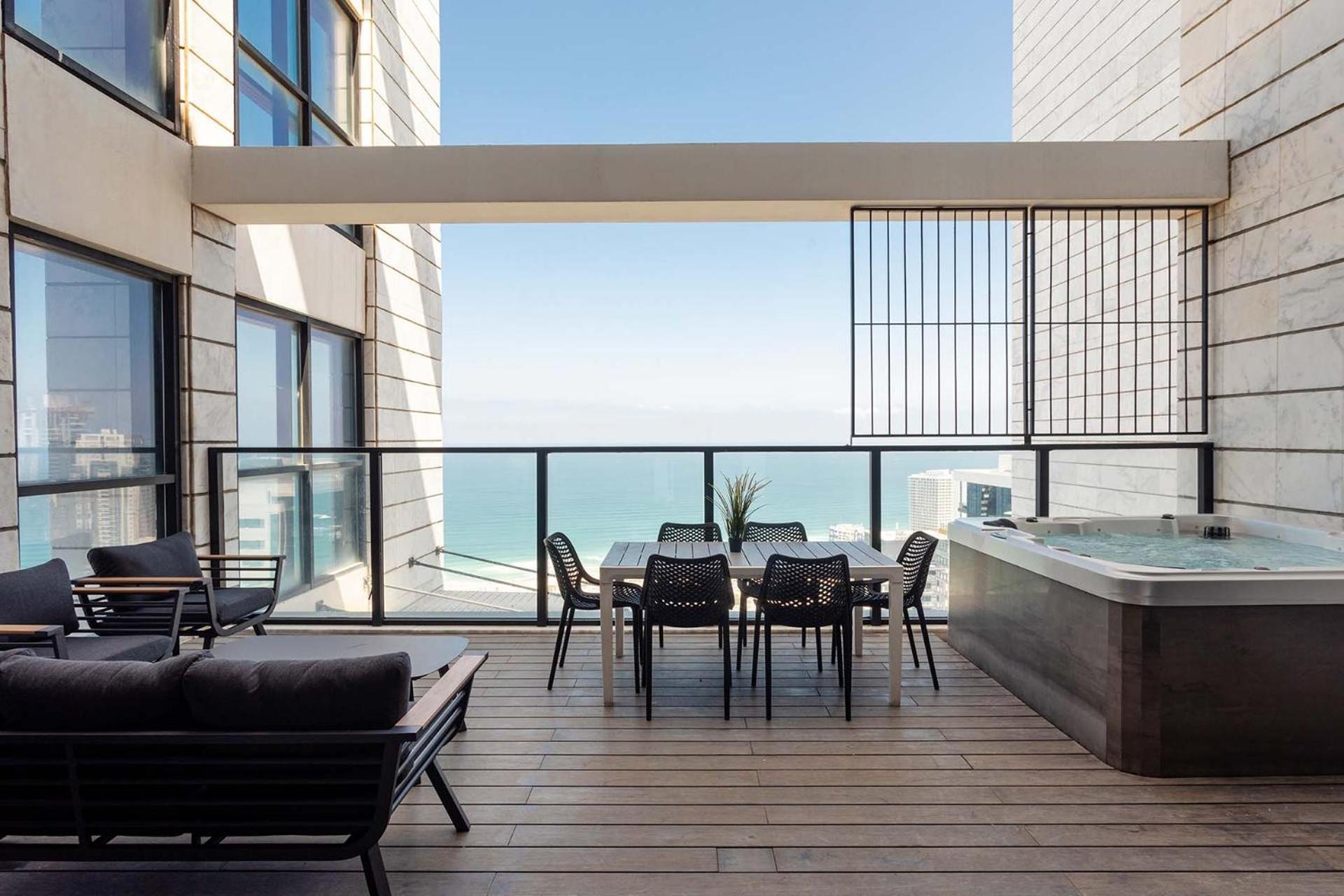 شقة Yalarent Sea-Breeze Penthouse With Jacuzzi بات يام المظهر الخارجي الصورة